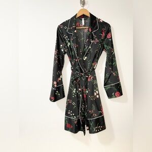 Gilligan and O’Malley Vintage Style Floral Satin Robe